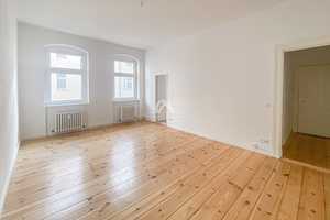 HELLE UND SPANNENDE  ALTBAUWOHNUNG MIT DIELENBODEN! ZENTRAL UND RUHIG GELEGEN! PROVISIONSFREI! – Nazarethkirchstr. 42, 13347 Berlin – Vorschaubild 2