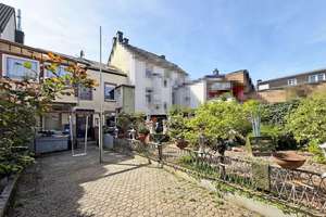 Trier: Reihenmittelhaus in zentraler Stadtlage mit Garten, Terrasse, Balkon und zwei Garagen – Die vollständige Adresse der Immobilie erhältst du vom Anbieter., 54292 Nord, Trier – Vorschaubild 13