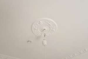 Schöne Wohnung in attraktiver Stadtvilla * Stuck * EBK* Balkon – Manteuffelstraße 8, 12203 Lichterfelde, Berlin – Vorschaubild 5