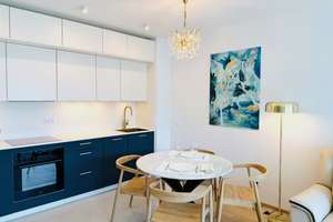 Hochwertig möblierte 2-Zimmer Wohnung, 2. OG, Loggia, Einbauküche, TG, Provisionsfrei