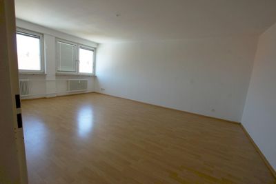 Lebendig wohnen in Wöhrd: 2-Zimmer-Wohnung mit Aufzug