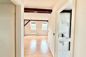 Bezugsfreie 2-Zimmer-Wohnung im Dachgeschoss mit Einbauküche – Die vollständige Adresse der Immobilie erhältst du vom Anbieter., 1139 Kaditz, Dresden – Vorschaubild 5