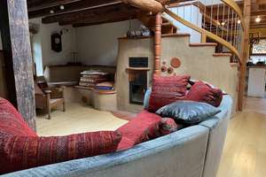 ***Wunderschönes, uriges Unikat, Künstlerhaus in traumhafter Naturlage, Pferdehaltung möglich!*** – Die vollständige Adresse der Immobilie erhältst du vom Anbieter., 37603 Holzminden – Vorschaubild 8