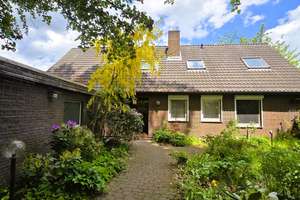 ***Außergewöhnliches Architektenhaus mit großzügigem Raumangebot, Kamin, Sauna und mehr***