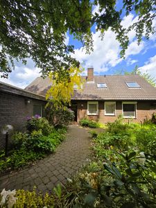 ***Außergewöhnliches Architektenhaus mit großzügigem Raumangebot, Kamin, Sauna und mehr***