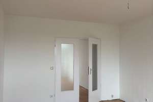 Helle 3-Zimmer-Wohnung mit Loggia in Kiel – Helsinkistraße 8, 24109 Mettenhof, Kiel – Vorschaubild 2