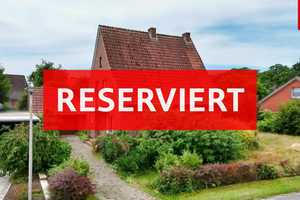 *RESERVIERT* Sanierungsbedürftiges Einfamilienhaus mit großem Grundstück und Potenzial  – Grafschaft Bentheim (Kreis) – Vorschaubild 1