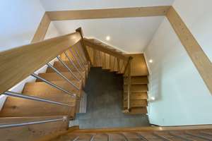 Handwerkskunst vom feinsten, Edles Holzhaus, 191 m² Wfl, 1980 m² Grundstück, kurzfristig frei! – Die vollständige Adresse der Immobilie erhältst du vom Anbieter., 86860 Jengen – Vorschaubild 6