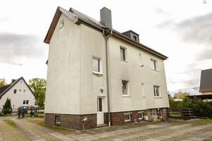 3-Familienhaus in Berlin Falkensee auf 1324 m² Grundstück mit viel Potential. – Die vollständige Adresse der Immobilie erhältst du vom Anbieter., 14612 Falkensee – Vorschaubild 2