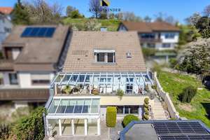 Wohnen mit Weitblick: Exklusives Mehrfamilienhaus mit 3 Einheiten, Wintergarten & Traumterrassen – Die vollständige Adresse der Immobilie erhältst du vom Anbieter., 73061 Ebersbach an der Fils – Vorschaubild 2