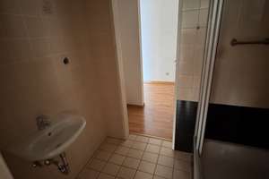 Zentral gelegene 3,5-Zimmer-Wohnung mit Balkon und grünem Ausblick – Robert-Koch-Straße 31, 45879 Altstadt, Gelsenkirchen – Vorschaubild 23