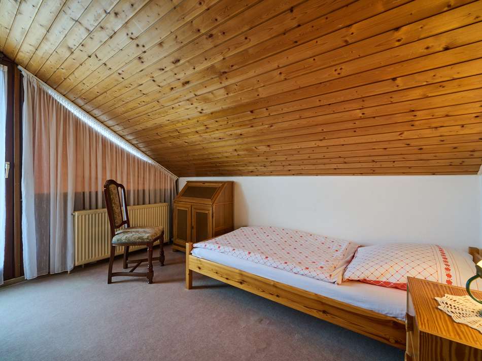 Kinderzimmer mit Zugang zur Lo