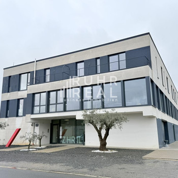 Neuwertige Büroflächen | 6 eigene Stellplätze  | bodentiefe Fenster