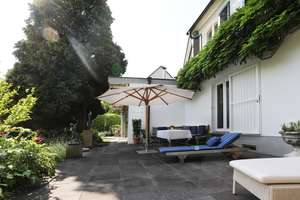 KLASSISCH / STILVOLL / UNVERGLEICHLICH !
Zwei herrschaftliche Altbau-Villen verbunden mit Wohnhalle – Die vollständige Adresse der Immobilie erhältst du vom Anbieter., 53127 Venusberg, Bonn – Vorschaubild 11