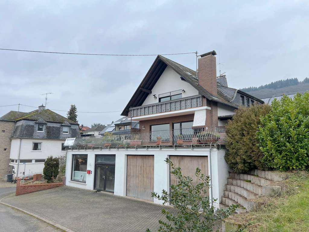 Immobilie in Kröv - Kröv – Top Lage – Repräsentatives EFH mit großer Garage und traumhafter Sonnenterrasse - Bild 3