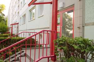 Saniertes Wohngebäude in Top-Lage:
2-Zimmer-Wohnung mit Loggia und Blick ins Grüne – Die vollständige Adresse der Immobilie erhältst du vom Anbieter., 12679 Marzahn, Berlin – Vorschaubild 6