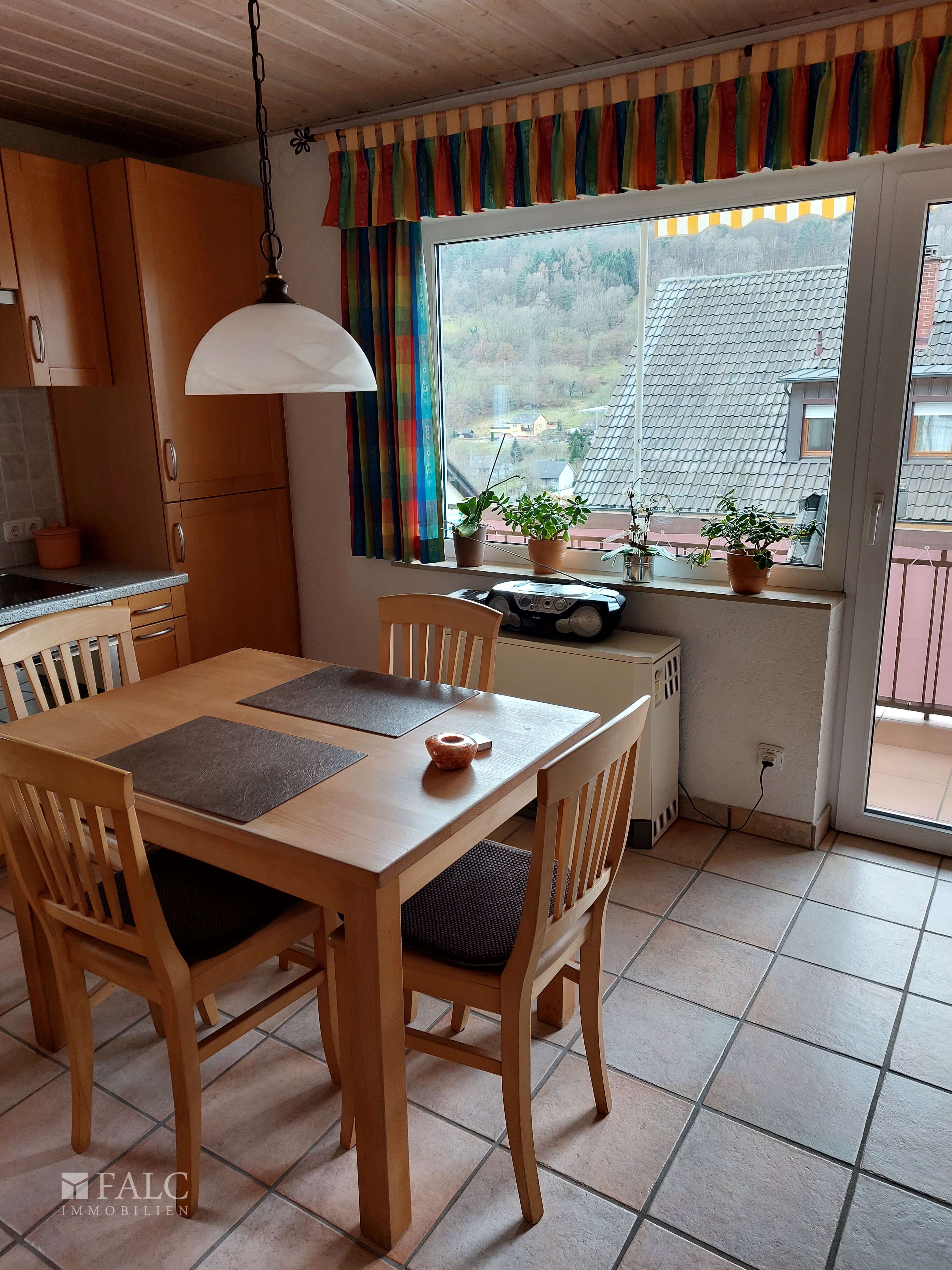 Immobilie in Eichenbühl - --Einfamilienhaus mit Einliegerwohnung mit super Fernsicht-- - Bild 9