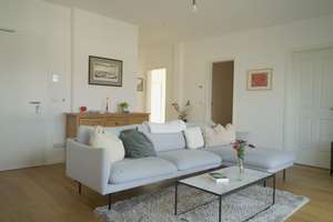Lichtdurchfluteter Dachgeschoss-Traum im Kollwitzkiez: 4 Zimmer, 3 Terrassen und 2 Bäder – Die vollständige Adresse der Immobilie erhältst du vom Anbieter., 10405 Prenzlauer Berg, Berlin – Vorschaubild 1