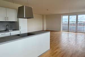 Leben am Wasser in extravaganter Lage - super helle Wohnung mit Dachterrasse