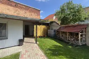 Zweifamilienhaus mit Garten, Garagen und Ausbaupotenzial – Ideal für Familien & Kapitalanleger – Dessau-Roßlau – Vorschaubild 4