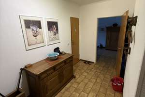 Großzügige 147 m² Wohnung mit 2 Balkonen in Düsseldorf-Unterbach incl. TG-Stellplatz – Die vollständige Adresse der Immobilie erhältst du vom Anbieter., 40627 Unterbach, Düsseldorf – Vorschaubild 2