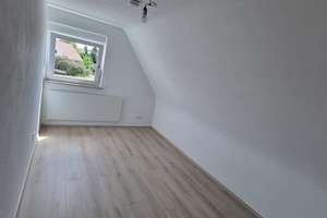 Schönes Wohnen unterm Dach – Einziehen und Wohlfühlen! – Rappenstraße 6, 89079 Einsingen, Ulm – Vorschaubild 6