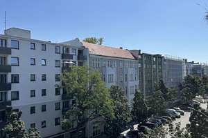 Rohdiamant nahe Volkapark Wilmersdorf!Praktisch geschnittene 2-Zi.-Wohnung zur Selbstverwirklichung!