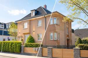 Traumhafte Villa mit privatem Pool, wunderschönem Garten und sonnigem Eckgrundstück Dresden-Weixdorf