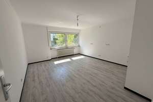 Großzügige 3 Zi.-Whg., Wohnküche, 2 Bäder, mit guten Anbindungsmöglichkeiten – Hasengartenstraße 15, 65189 Südost, Wiesbaden – Vorschaubild 3