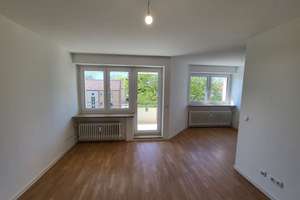Attraktive 2-Zimmer-Wohnung mit Loggia in Oberhausen zu vermieten