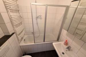 Einziehen & Wohlfühlen: Seltene Altbau-Dachgeschosswohnung in TOP Lage von Düsseldorf – Die vollständige Adresse der Immobilie erhältst du vom Anbieter., 40223 Bilk, Düsseldorf – Vorschaubild 9