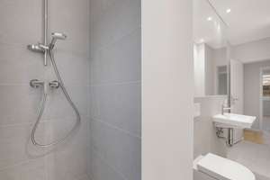 Sanierte Wohnung mit Balkon und Küche – Kuller Straße 10, 42651 Gräfrath, Solingen – Vorschaubild 4