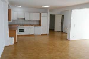 Mit Einzugs-BONUS! Individueller Wohngenuss in der City °° viel Platz auf 81 m², große Fensterfront – Stresemannstraße 12, 40210 Stadtmitte, Düsseldorf – Vorschaubild 2