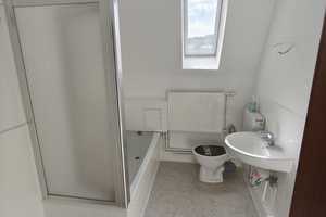 Renovierte 2 Zimmerwohnung mit Durchgangszimmer in Wuppertal – Am Engelnberg 19, 42107 Wuppertal – Vorschaubild 4
