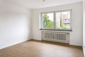 MODERNE 3-ZIMMERWOHNUNG MIT BALKON IM KREFELDER ZENTRUM ZU MIETEN! – Die vollständige Adresse der Immobilie erhältst du vom Anbieter., 47799 Cracau, Krefeld – Vorschaubild 2