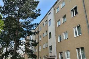 Gepflegte 3-Zimmer-Wohnung mit Balkon und Einbauküche im ENGLISCHEN VIERTEL ( anfang Weding)