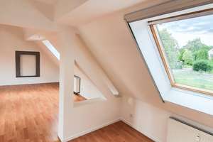 Helle Dachgeschosswohnung mit Einbauküche in zentraler und ruhiger Lage von Chemnitz-Wittgensdorf – Obere Hauptstr. 56, 9228 Wittgensdorf, Chemnitz – Vorschaubild 12