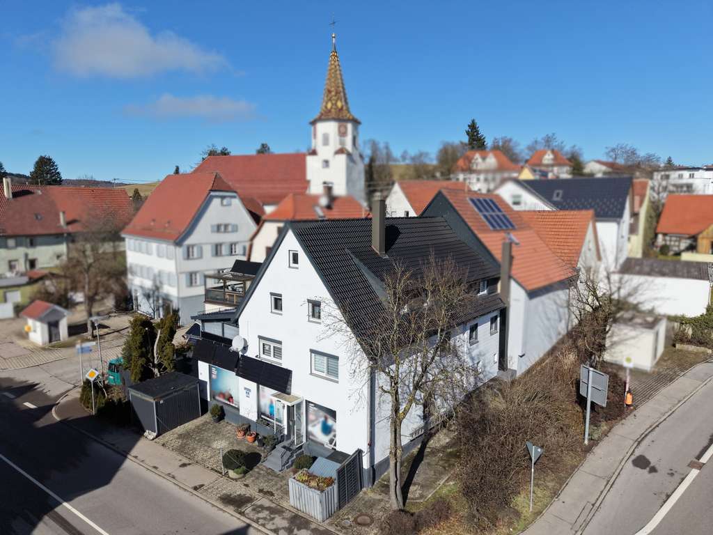 Immobilie in Sonnenbühl - Raumwunder: Wohn- und Geschäftshaus mit 3 Einheiten - Bild 0