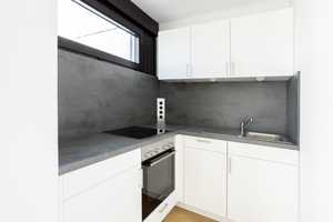 CHARMANTE 1-ZIMMER-WOHNUNG mit BALKON – ZENTRAL WOHNEN NAHE OLYMPIAPARK! – Lerchenauerstraße 5, 80809 München – Vorschaubild 4