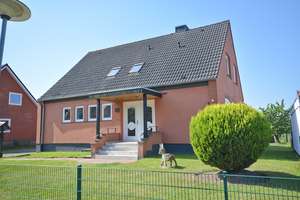 EFH / ZFH mit großem Garten und zwei Garagen in Wiesenrandlage – Die vollständige Adresse der Immobilie erhältst du vom Anbieter., 23560 Moisling, Lübeck – Vorschaubild 4