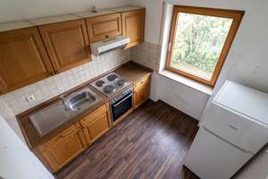Sonniges Studio (35 m²) mit Einbauküche & Balkon nahe FAU & Siemens