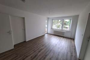 Modernisierte 2,5 Wohnung zur Miete in Lübeck -Wentzel Dr. – Schillstraße 2 - 4, 23566 Sankt Gertrud, Lübeck – Vorschaubild 2