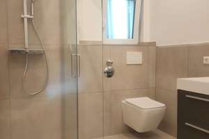 ++TOP++2 ZKB komplett sanierte EG Wohnung++ Tageslichtbad++Parkett++neue Fenster++ T