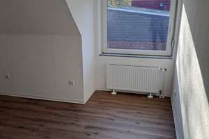 ruhige Maisonette-Wohnung, 3 1/2 Zimmer, ca. 96 qm, Balkon, EBK, Keller in Brhv.-Wulsdorf – Lindenallee 51, 27572 Wulsdorf, Bremerhaven – Vorschaubild 25