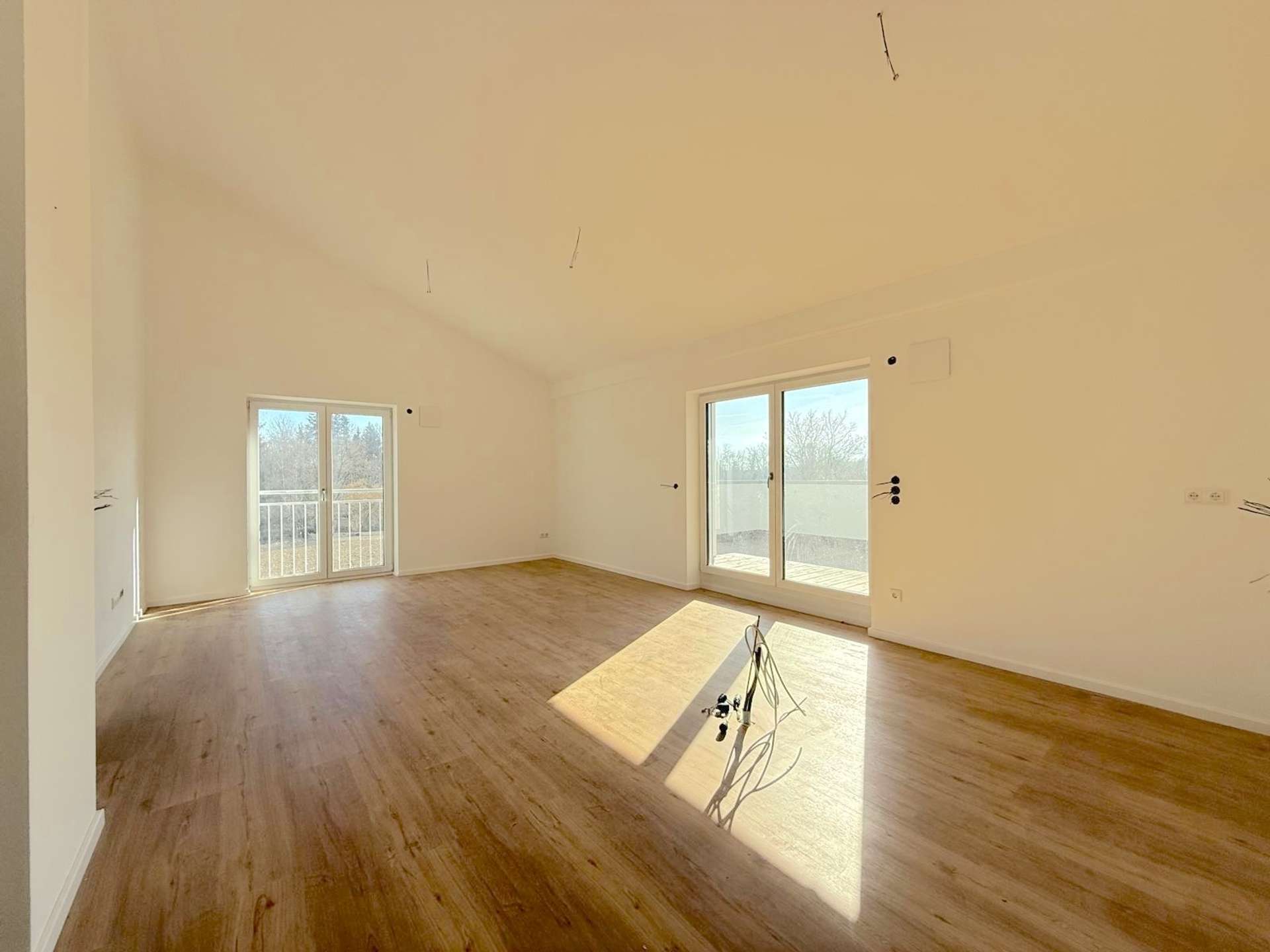 Immobilie in Neuhaus am Inn - ++Erstbezug!Wunderschöne DG-Wohnung im 2. OG mit Luft-Wärmepumpe++ - Bild 2