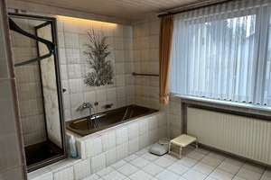 Gepflegtes Zweifamilienhaus mit Aussenpool ! – Die vollständige Adresse der Immobilie erhältst du vom Anbieter., 66877 Ramstein-Miesenbach – Vorschaubild 12