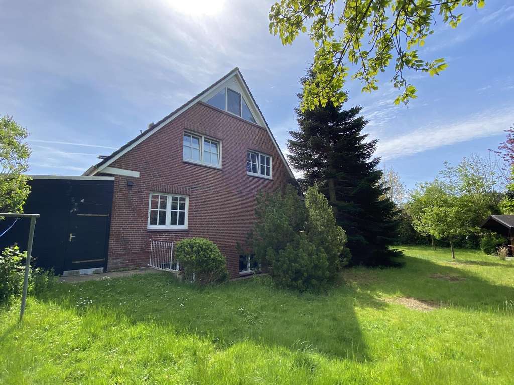 Immobilie in Wyk auf Föhr - Solide gebautes Wohnhaus mit großem Grundstück - Bild 3