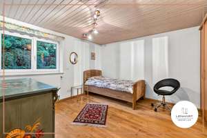**Geräumige Doppelhaushälfte in Neusäß-Westheim*2 separate Wohnungen*Einzelgarage und Stellplatz** – Die vollständige Adresse der Immobilie erhältst du vom Anbieter., 86356 Neusäß – Vorschaubild 16