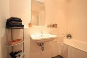 Exklusive möblierte 2-Zimmer-Wohnung am Stiglmaierplatz – München – Vorschaubild 17