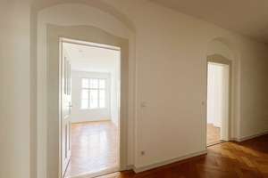 klassische 3 Zimmer-Altbauwohnung mit Balkon und historischem Fischgrätparkett - bezugsfrei – Die vollständige Adresse der Immobilie erhältst du vom Anbieter., 81371 Sendlinger Feld, München – Vorschaubild 1